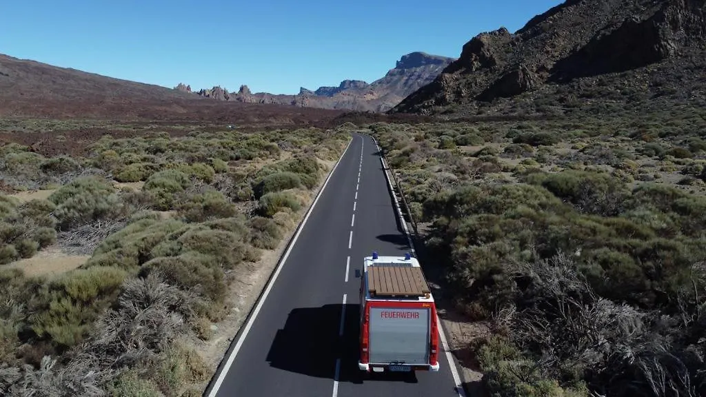 Conny, A Mercedes Firefighter Camper Van لوس كريستيانوس